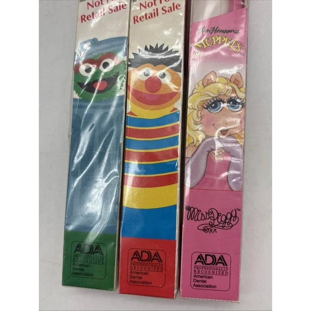 3- VTG Oral-B Ultra Sesame Street Muppets Toothbrush 1988 Oscar Ernie Miss Piggy
